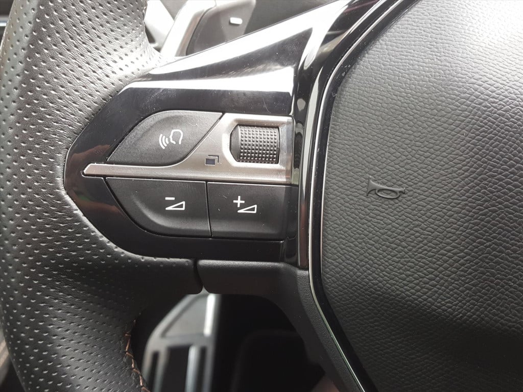 Peugeot 5008 gt 1.2-pt-130pk (vol)automaat/eat8 navigatie | cruise & climat