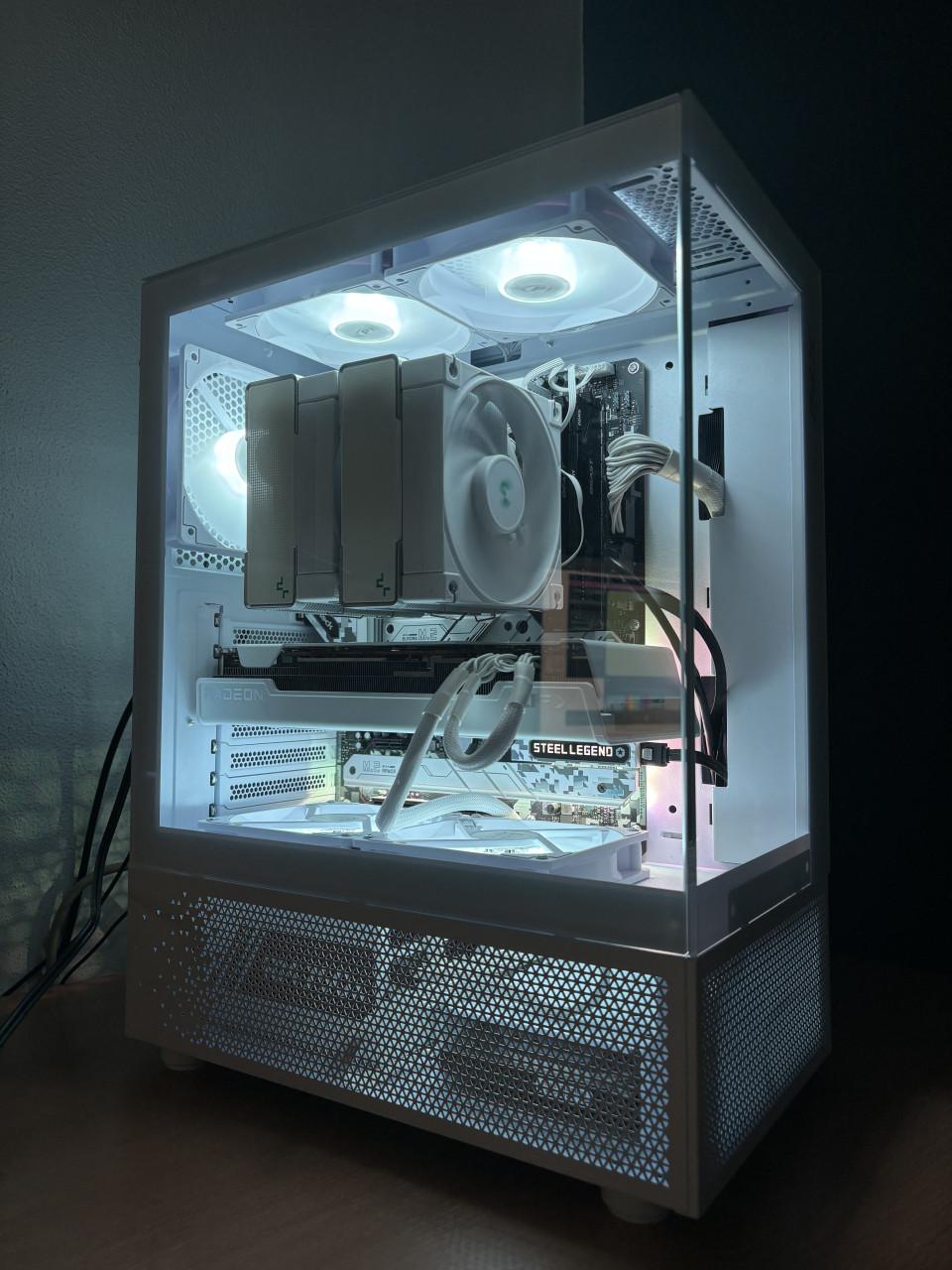 Gaming PC Ryzen 7 9700X | RX 7800 XT
