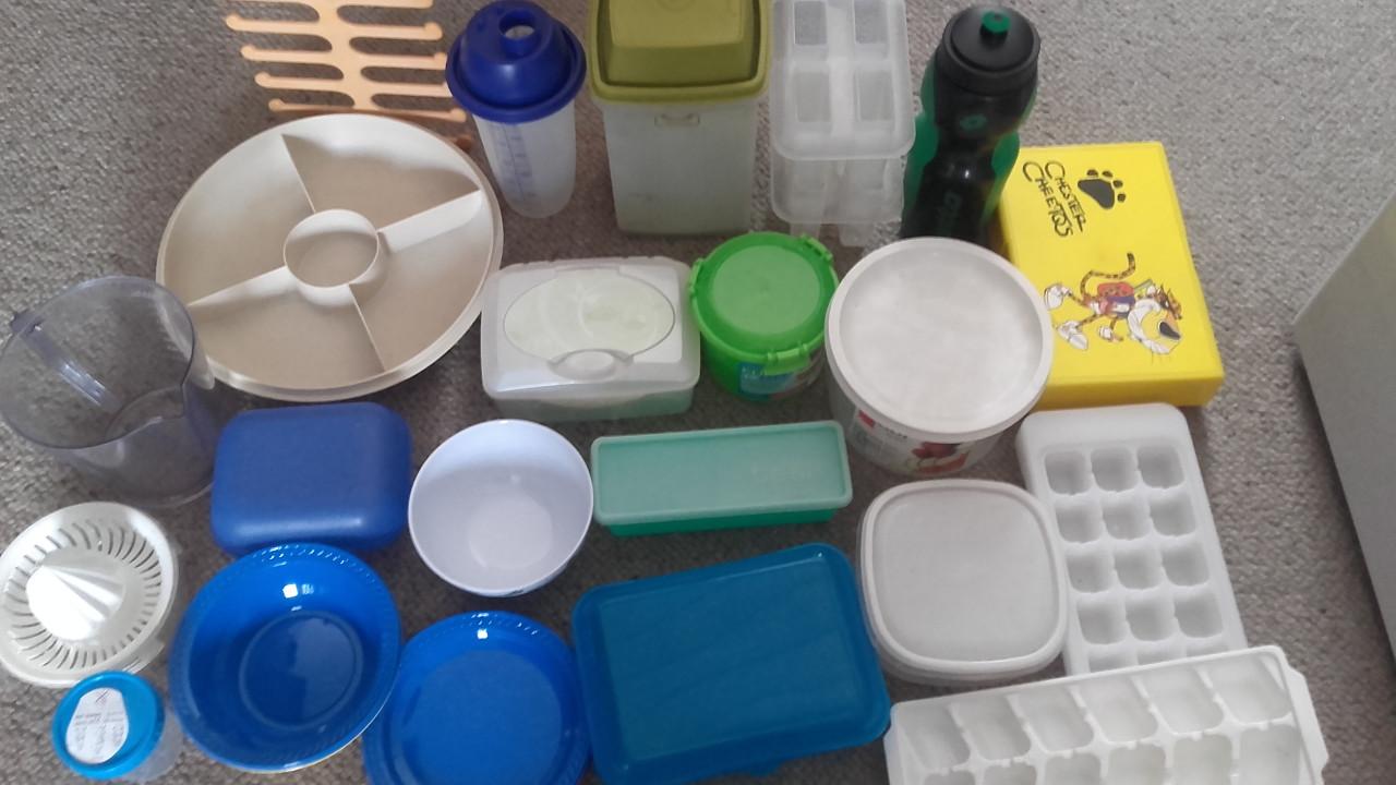 Partij kunststofspullen