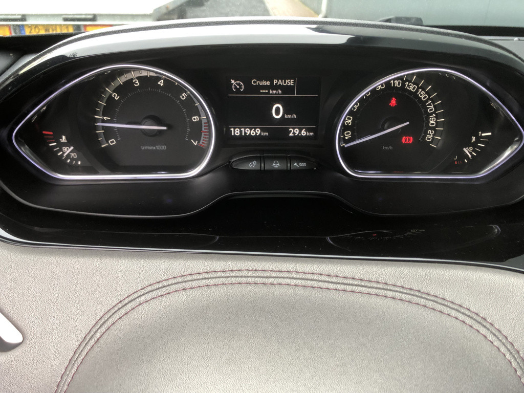 Peugeot 208 1.6 vti 120pk panoramdak 3-drs