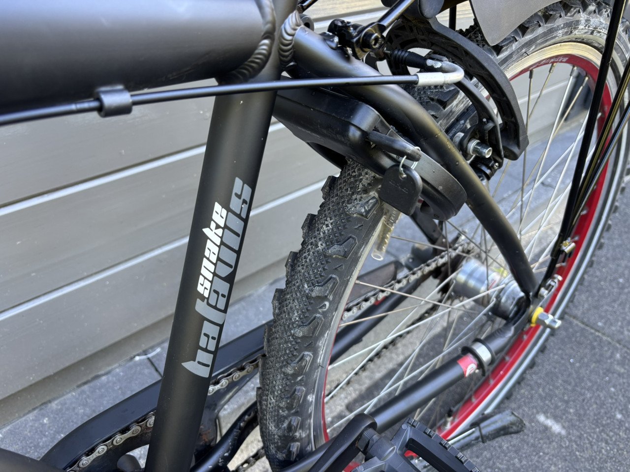 Nette Batavus Snake jongensfiets met 26 inch wielen en 3 versnellingen