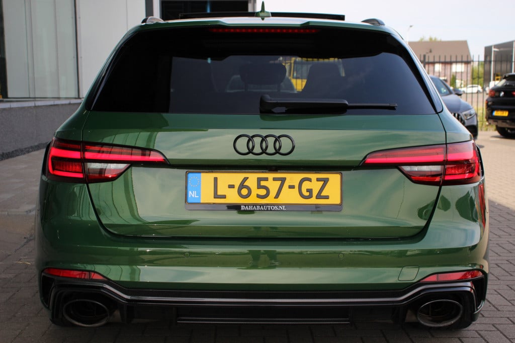 Audi Rs4 a4 avant 2.9 tfsi quattro pro line plus | pano | carbon | massage 