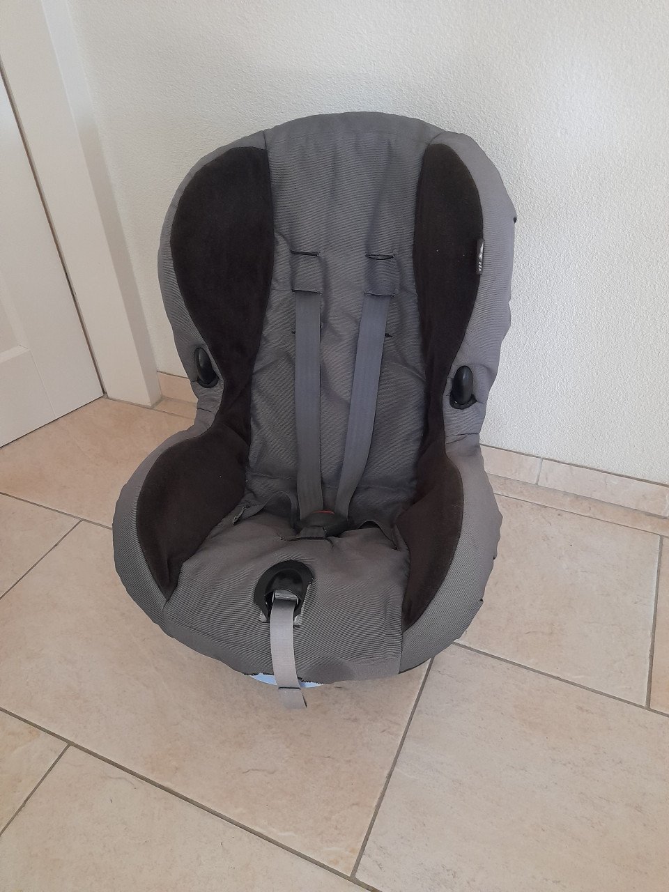 Maxi cosi autostoel 9 / 18 kg (in goede schone staat)