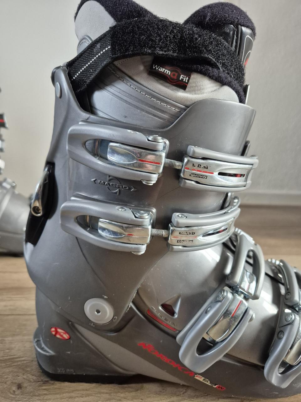 Nordica skischoenen dames maat 40,5/41,5 (260 265)