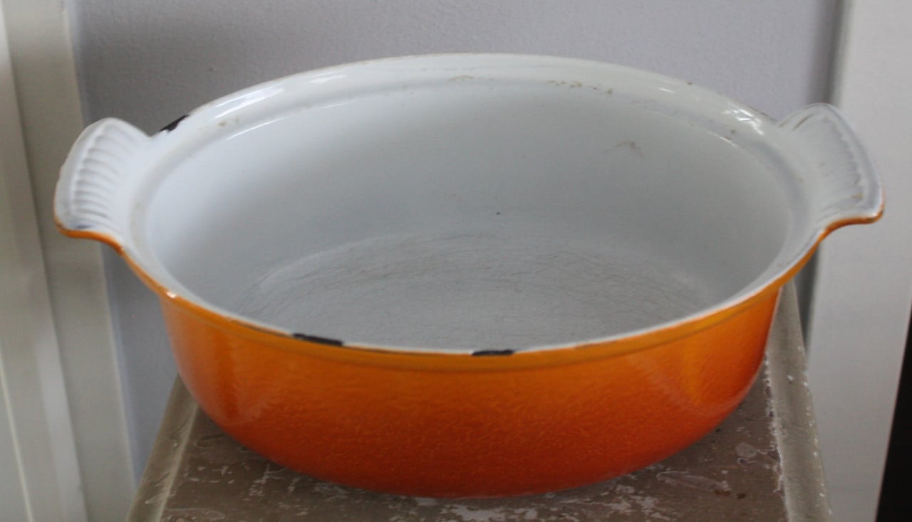 Ovvalen gietijzeren pan