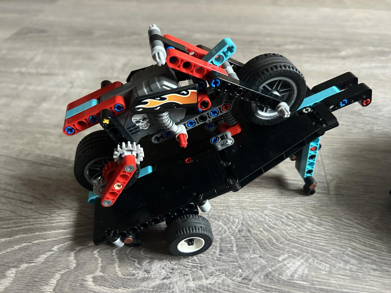 Lego Set - 42106 - Technic – Truck en Motor voor Stuntshow