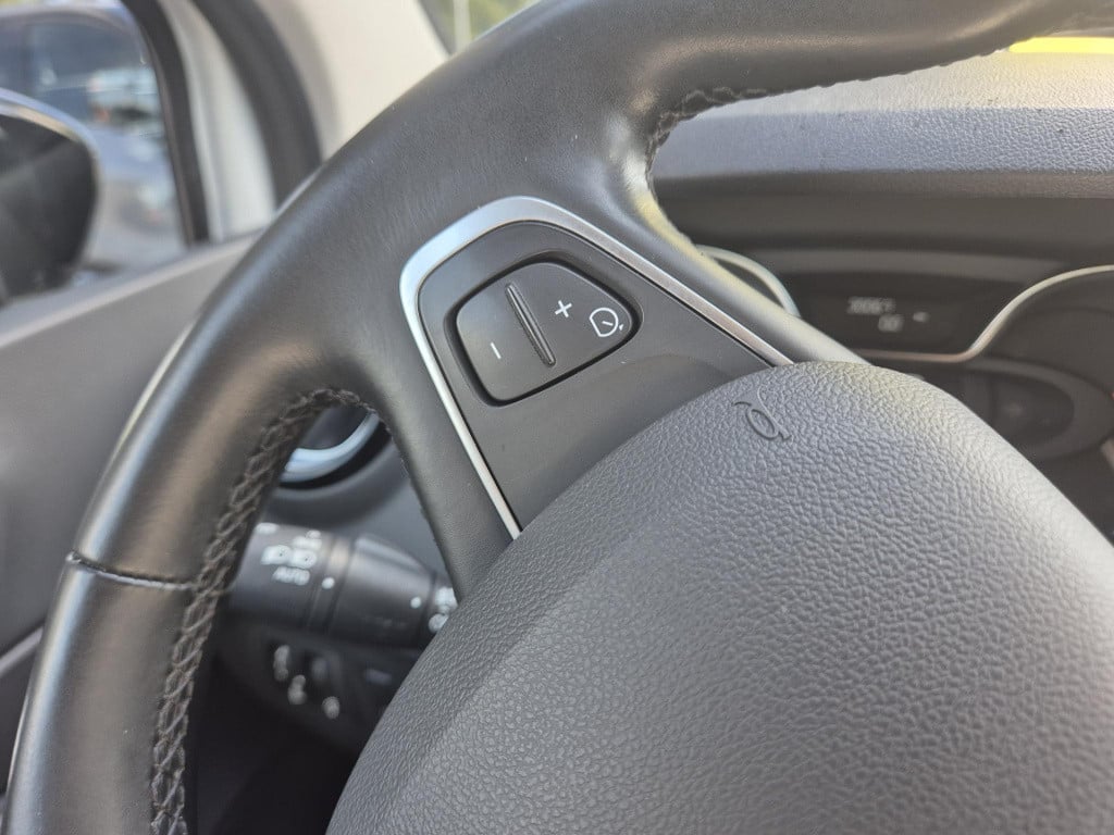 Renault Captur 1.3 tce 130 intens camera, navigatie, trekhaak, pack easy li