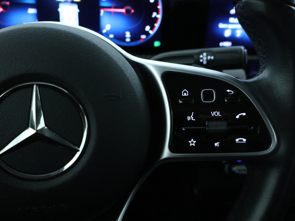 Mercedes-Benz A-Klasse 180 business solution | trekhaak | cruise control | 