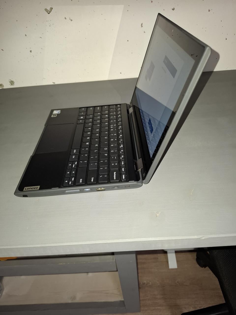Lenovo 11,6-inch laptop