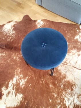Poef/ bijzettafel