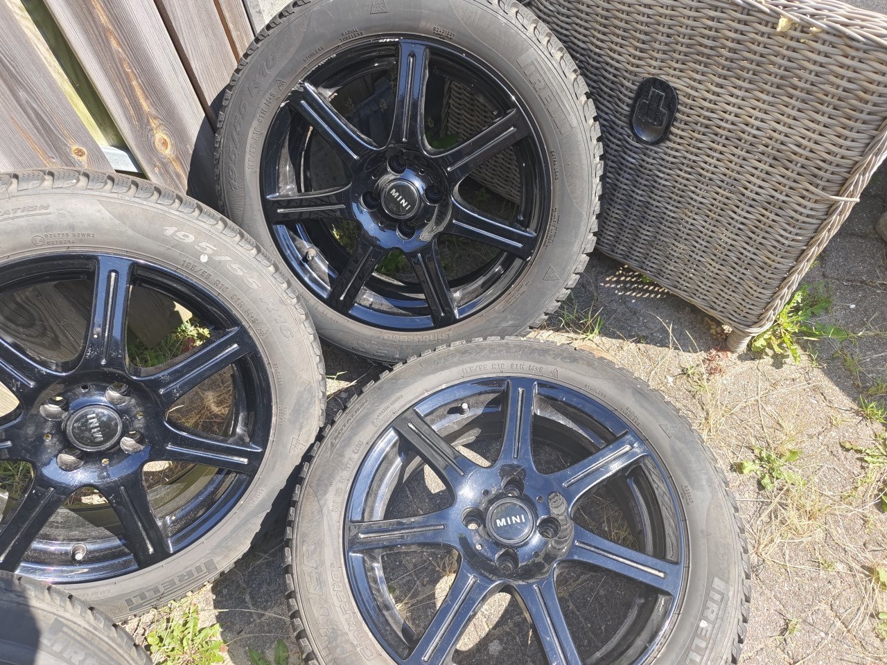 Originele Mini velgen 16" 4x100 Pirelli banden