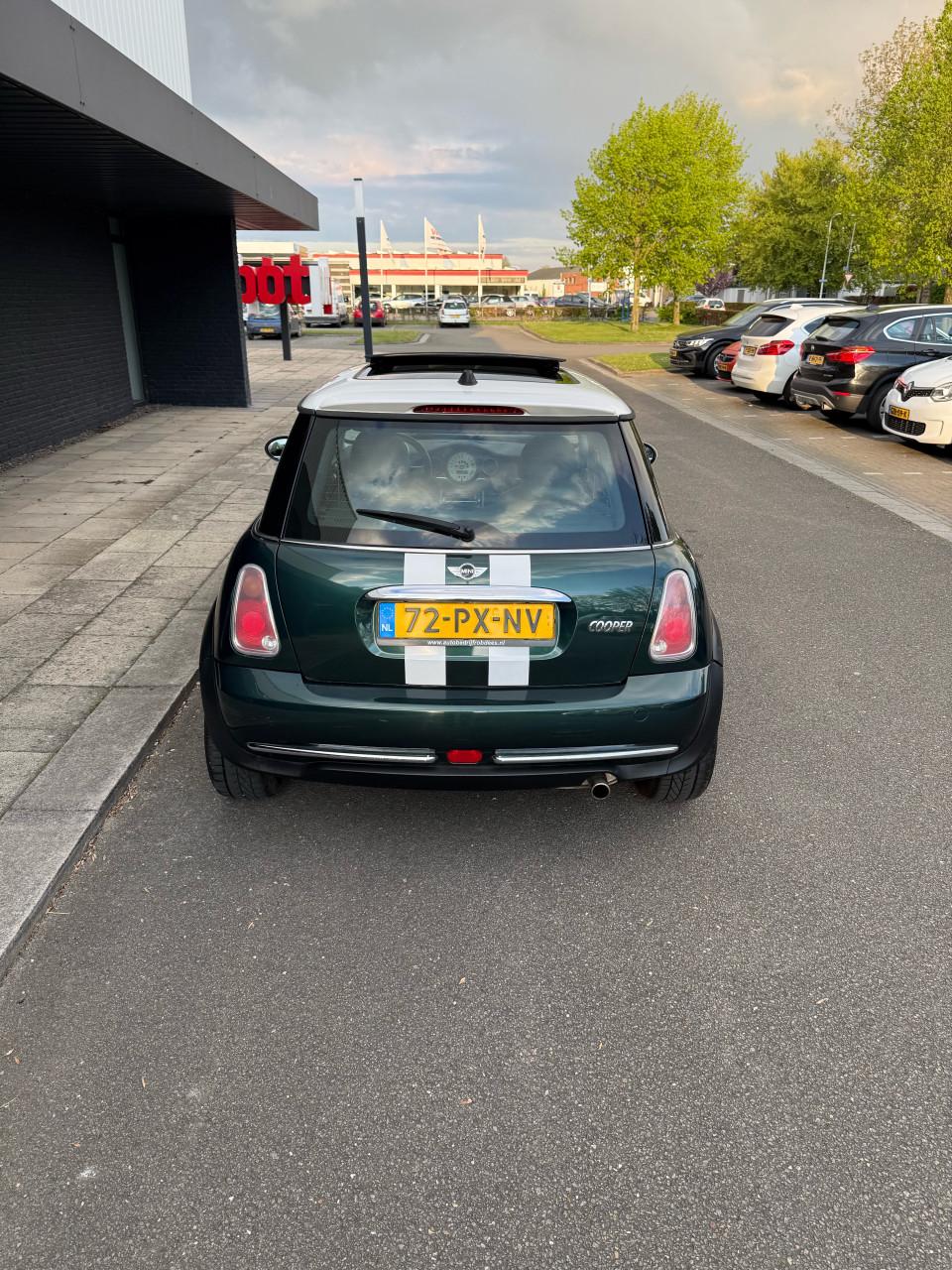 Mini cooper 1.6 PANO/CRUISE/NWAPK