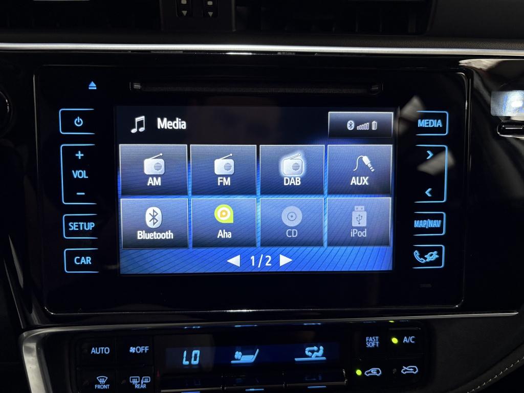 Toyota Auris 1.8 hybrid dynamic | navi | clima |