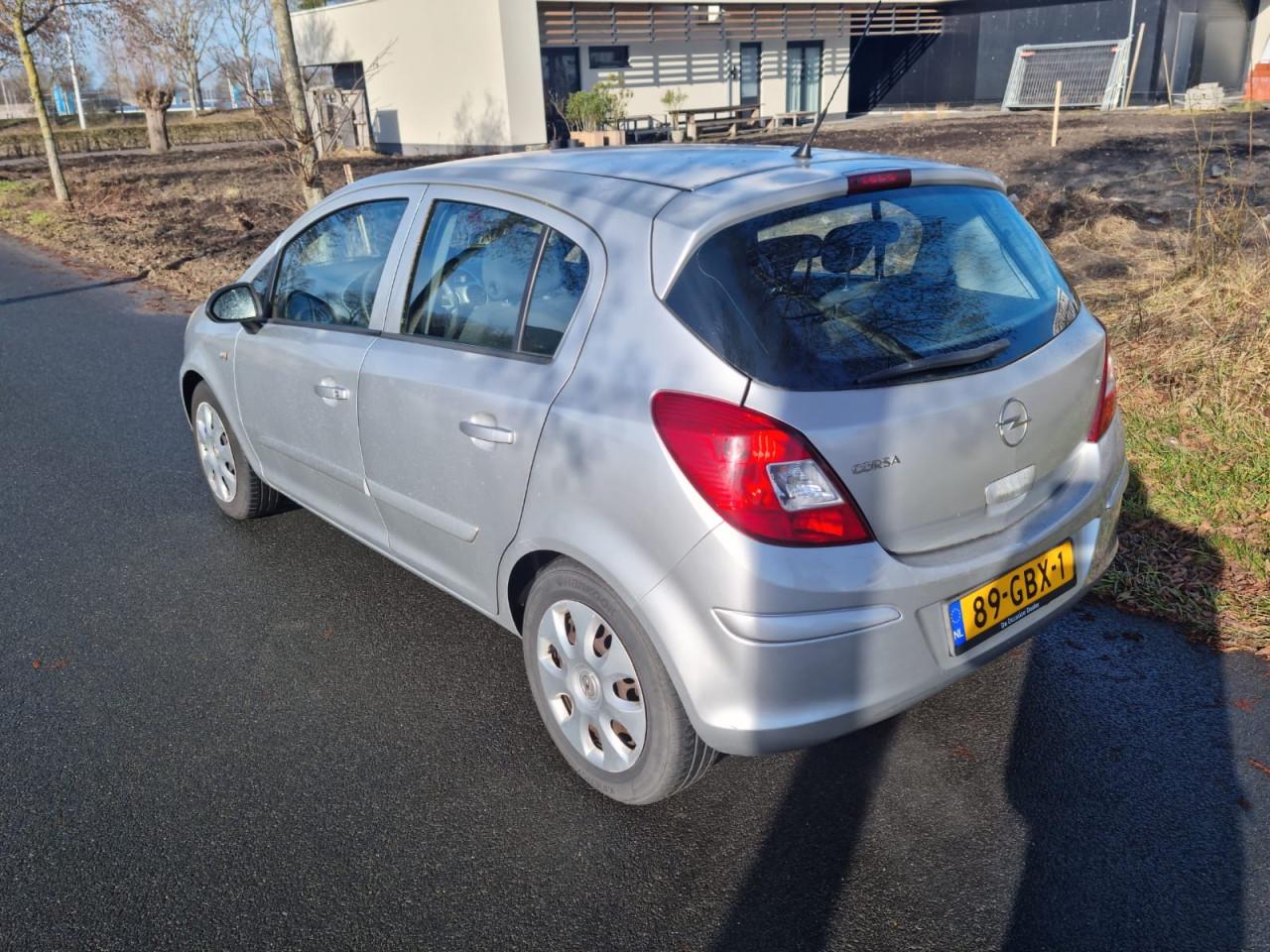 Opel corsa 1.2i twinsport bouwjaar 2008 apk 9-2026 5 deurs