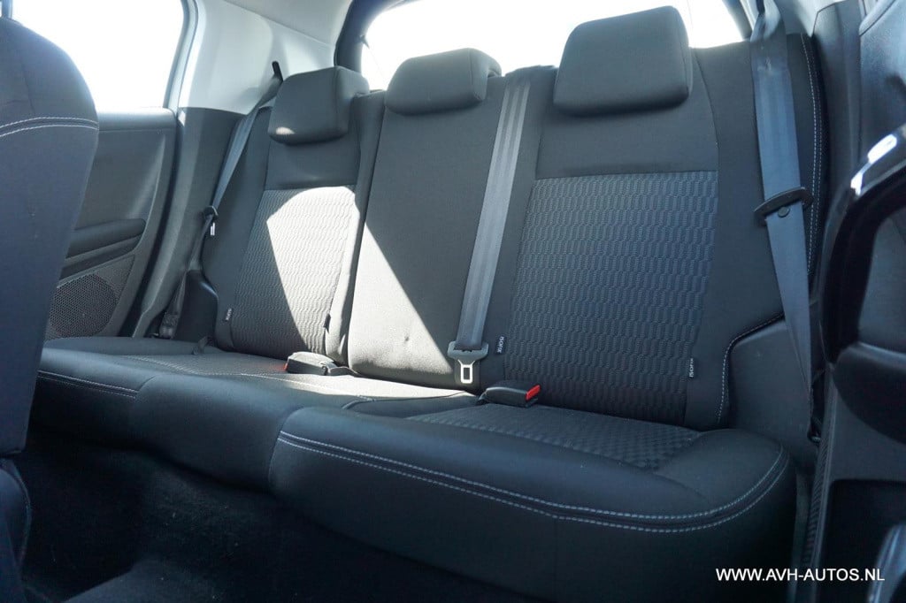 Peugeot 208 1.2 puretech blue lion