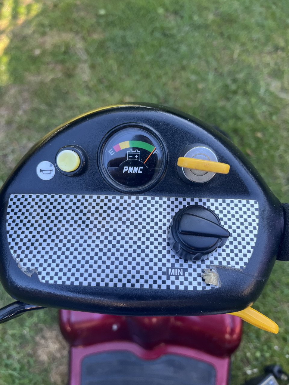 Demontabele scootmobiel met defect. PractiComfort