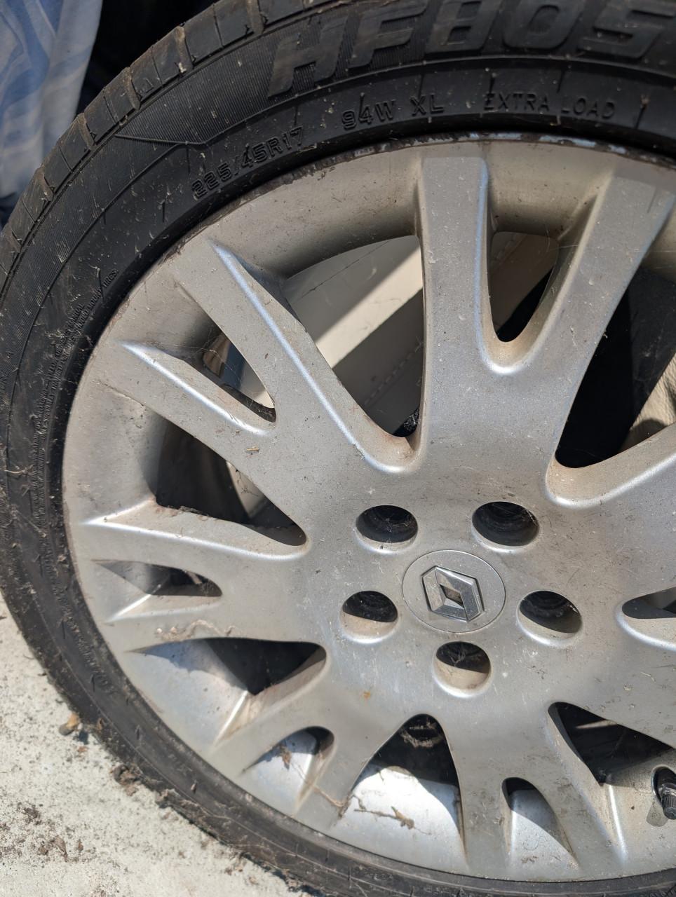 2x 17 inch Renault laguna 2