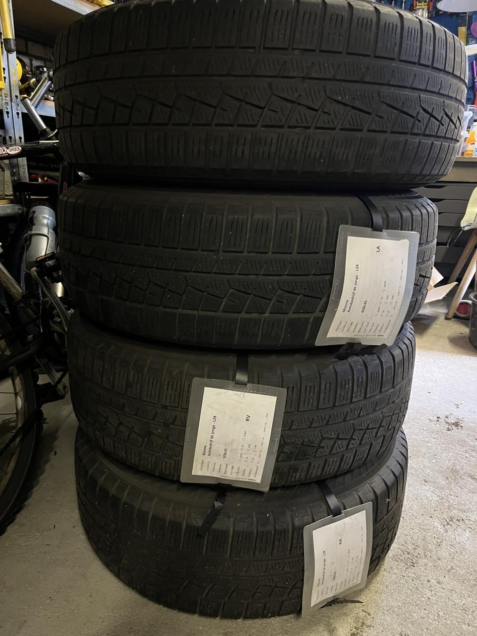 Autobanden en velgen Toyota RAV4