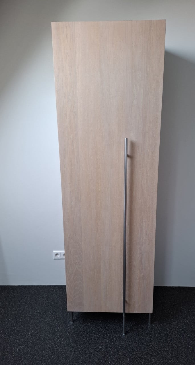 Massief houten kast, design