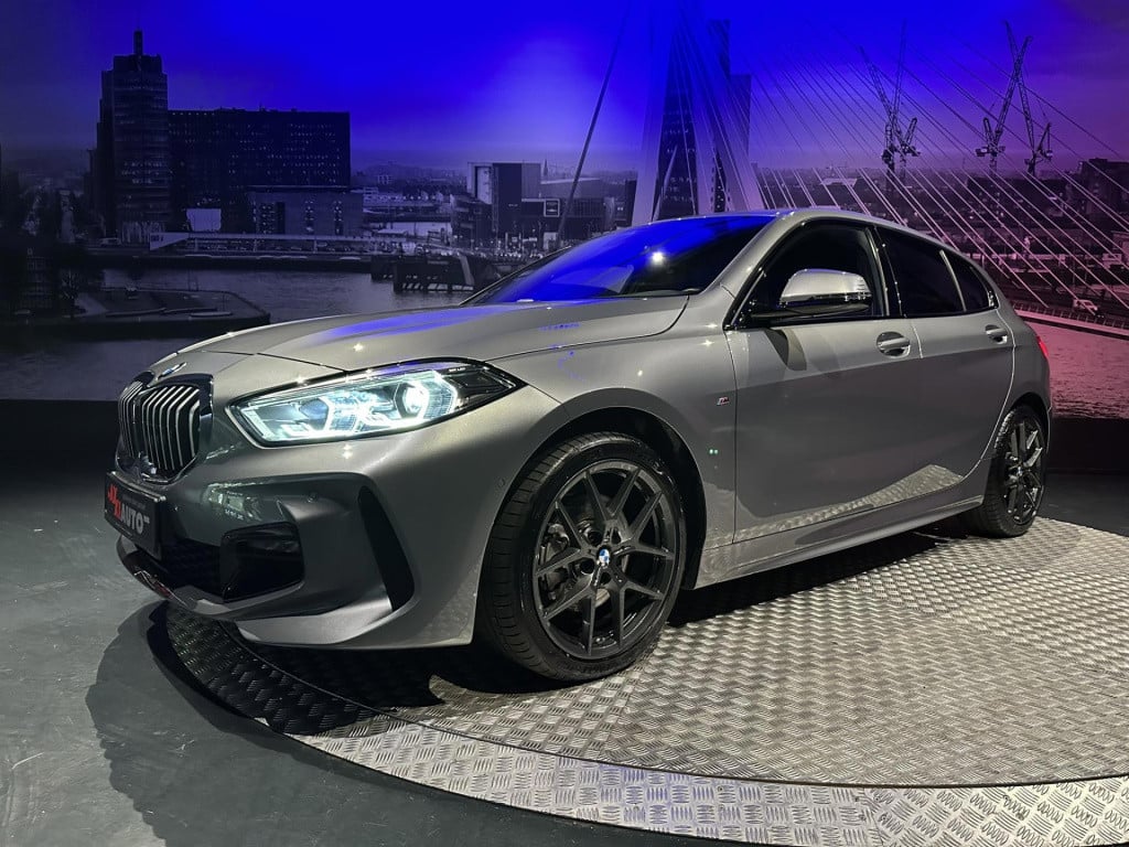 BMW 1 Serie 118i executive m-pakket *premiumpack*camera*18 inch*