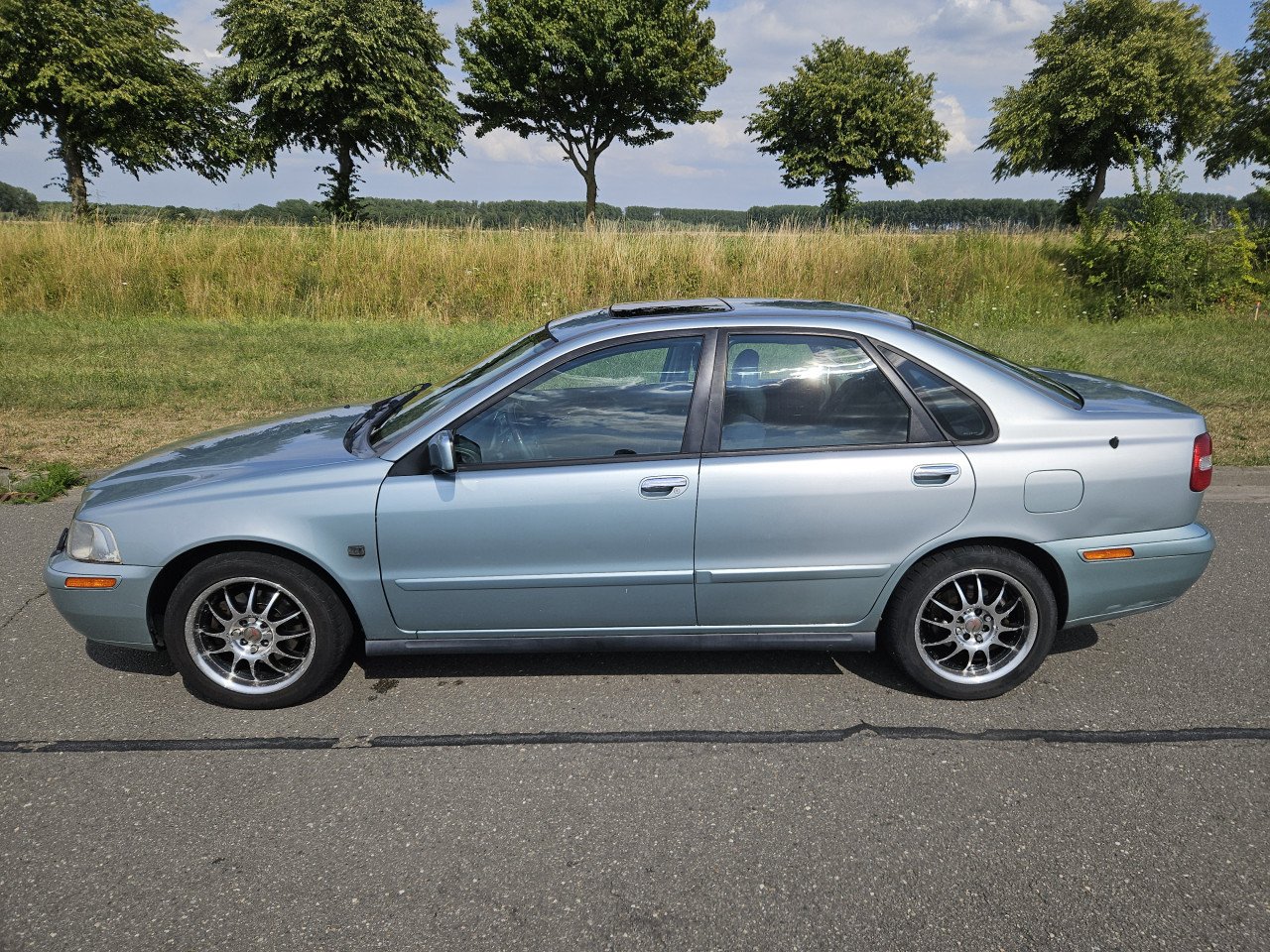 VOLVO S40 1.8-16v  * 795 EURO ! *