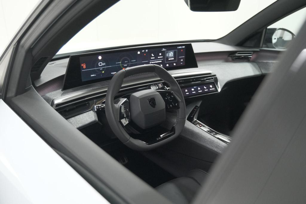 Peugeot 3008 1.2 hybrid 145 gt | camera | adaptieve cruise control | elektr
