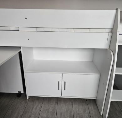 Witte Halfhoogslaper met bureau