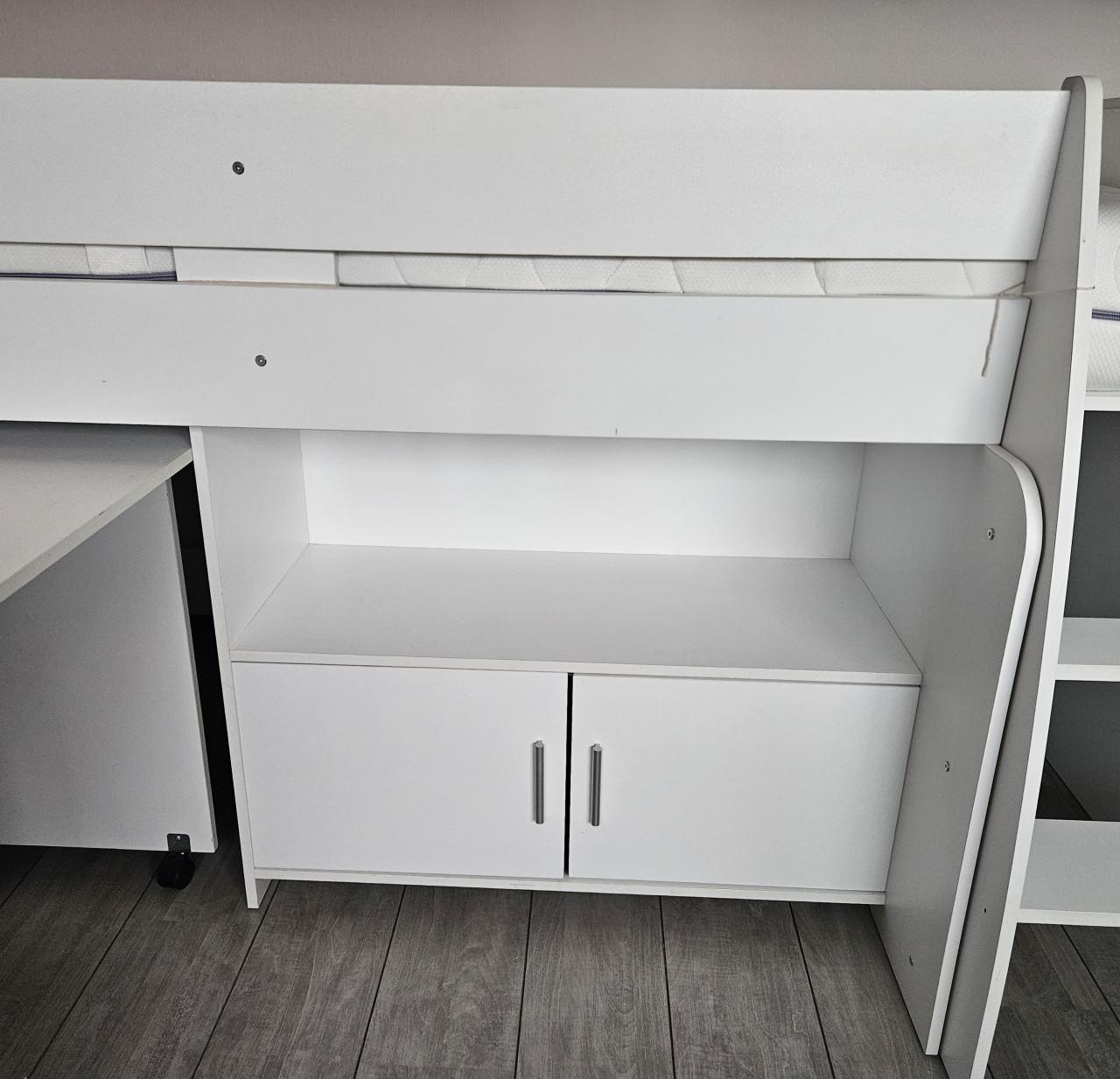 Witte Halfhoogslaper met bureau