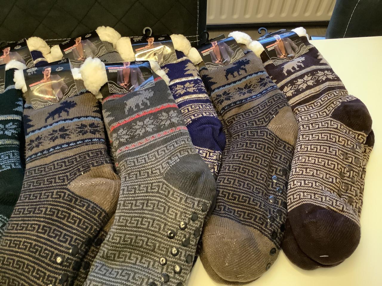 Partij leuke fluffy huissokken. (Partij 213)