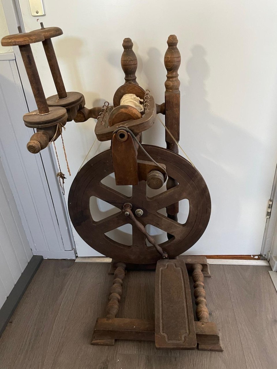 Antiek houten spinnewiel