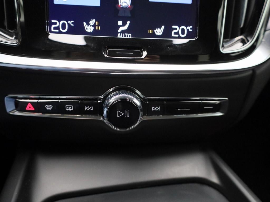 Volvo V60 b3 core dct | automaat | navigatie | virtual cockpit  | climate c