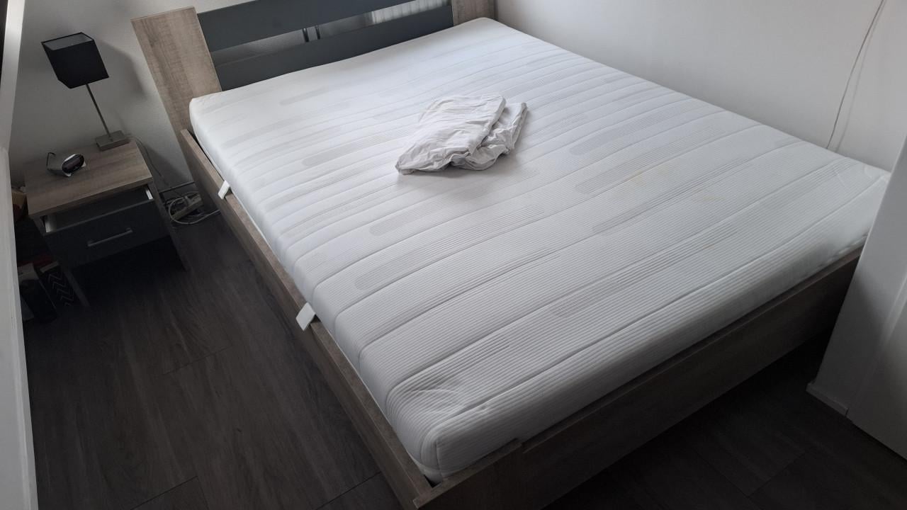 Tijdloos 2- persoons bed