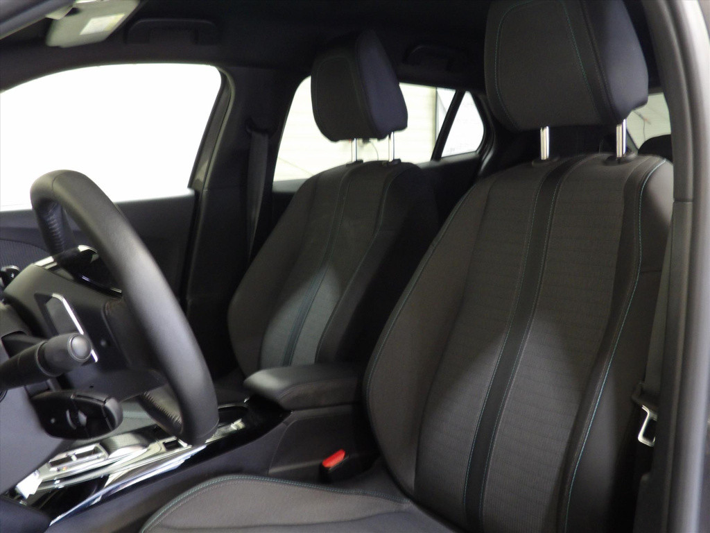 Peugeot 2008 1.2 puretech 130pk allure