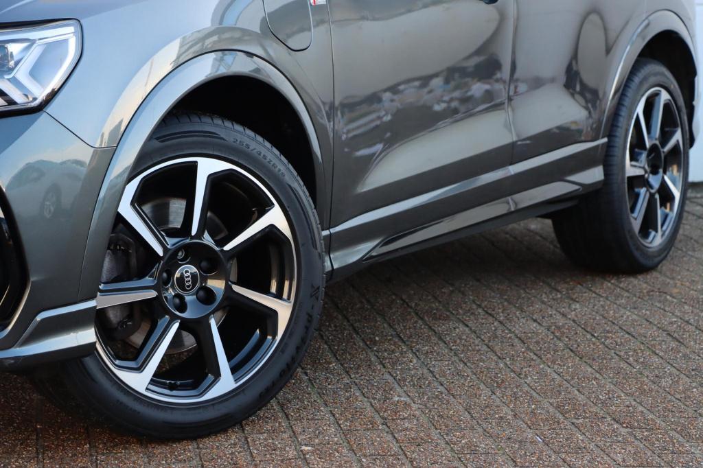 Audi Q3 45 tfsi e s edition 245pk dsg6