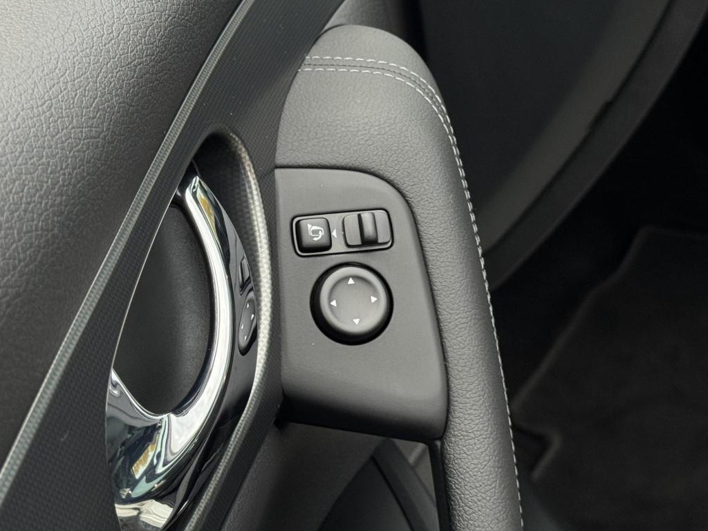 Nissan Qashqai 1.3 dig-t tekna automaat incl. trekhaak!