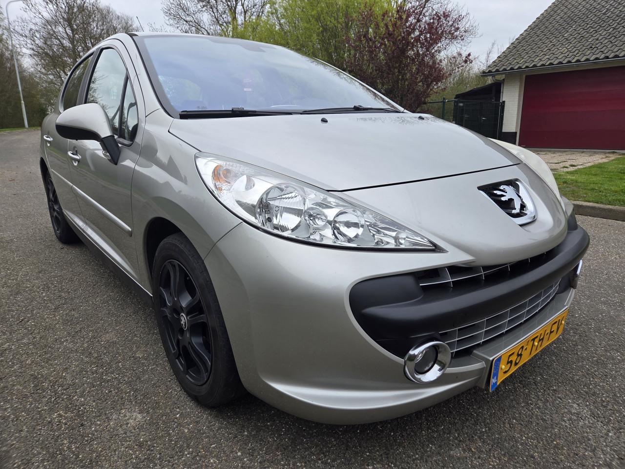 Peugeot 207 1.6 16v benzine
