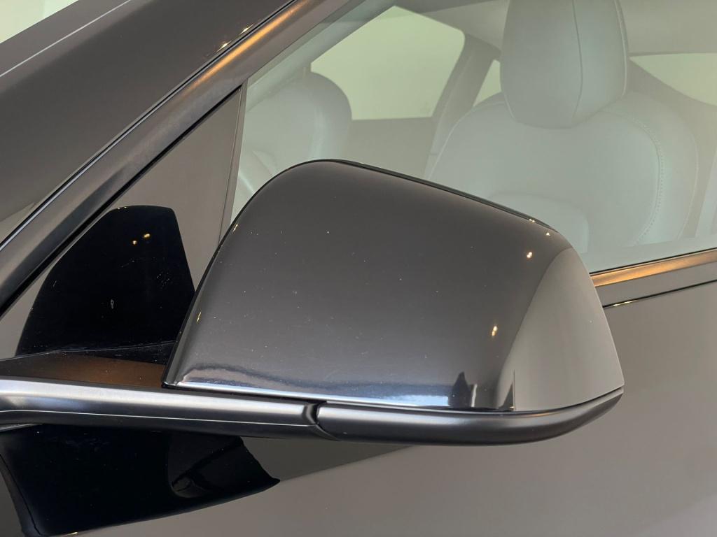 Tesla Model Y long range awd 75 kwh