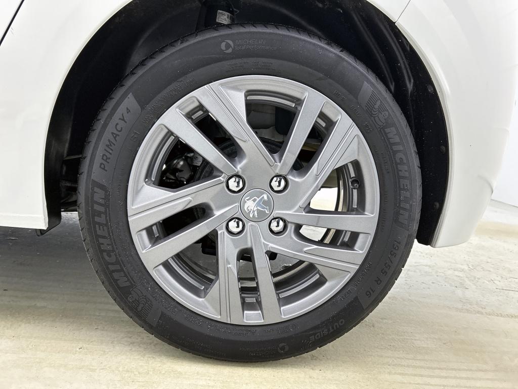 Peugeot 208 82 pk active pack | rijklaar | apple carplay | lichtmetalen vel