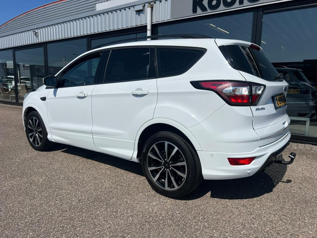 Ford Kuga 1.5 ecoboost 150pk 2wd st line ,panodak , trekhaak , carplay