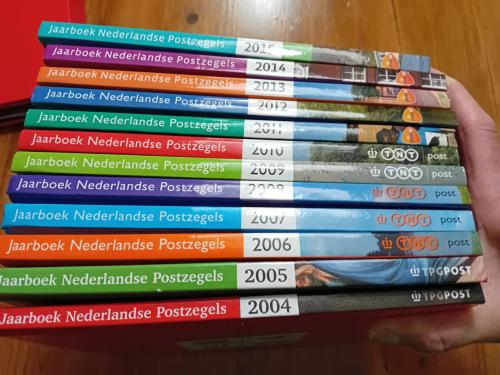 Postzegeljaarboeken