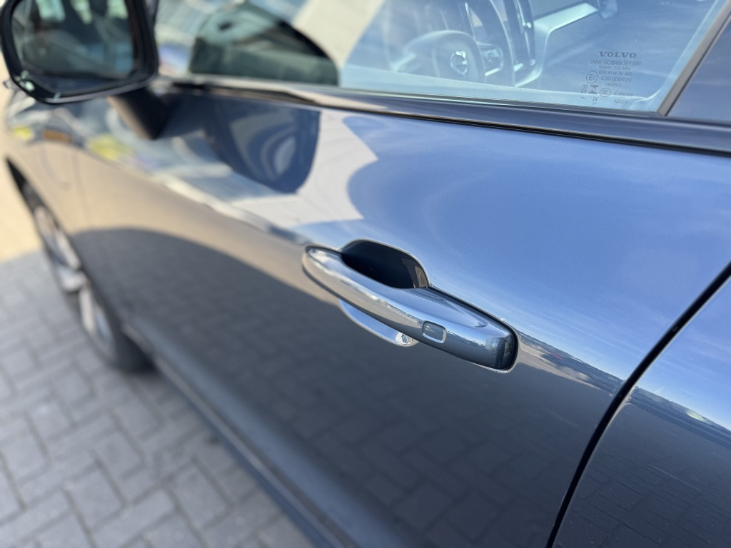 Volvo XC60 t6 398pk recharge plus dark| panodak| adap.cruise| trekhaak| 360