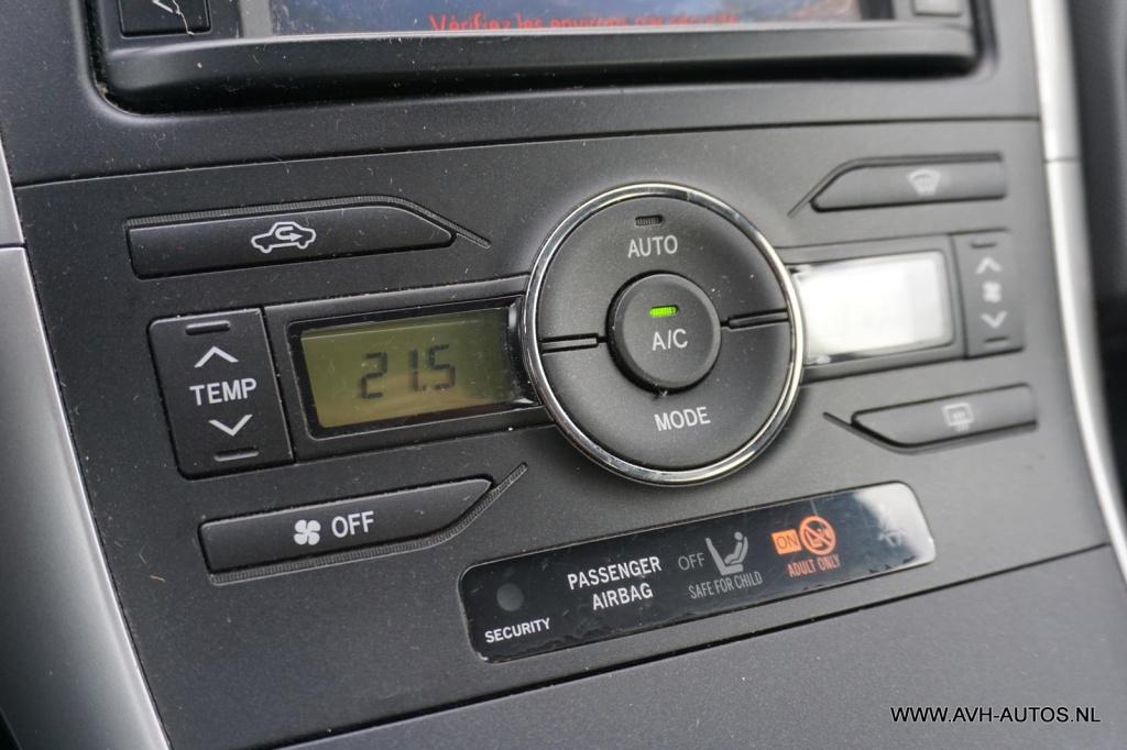 Toyota Auris 1.8 full hybrid dynamic business