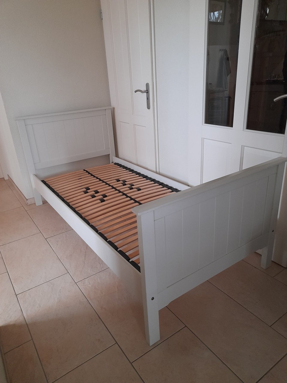 1 Persoons bed 90 x 200 (in goede staat )