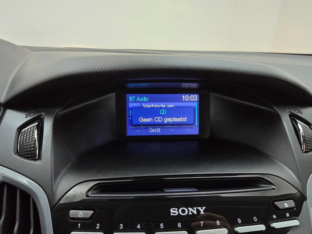 Ford Focus wagon stationwagen titanium luxe versie met cruisecontrol en blu