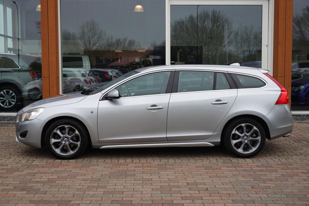 Volvo V60 1.6 t3 150-pk ocean race