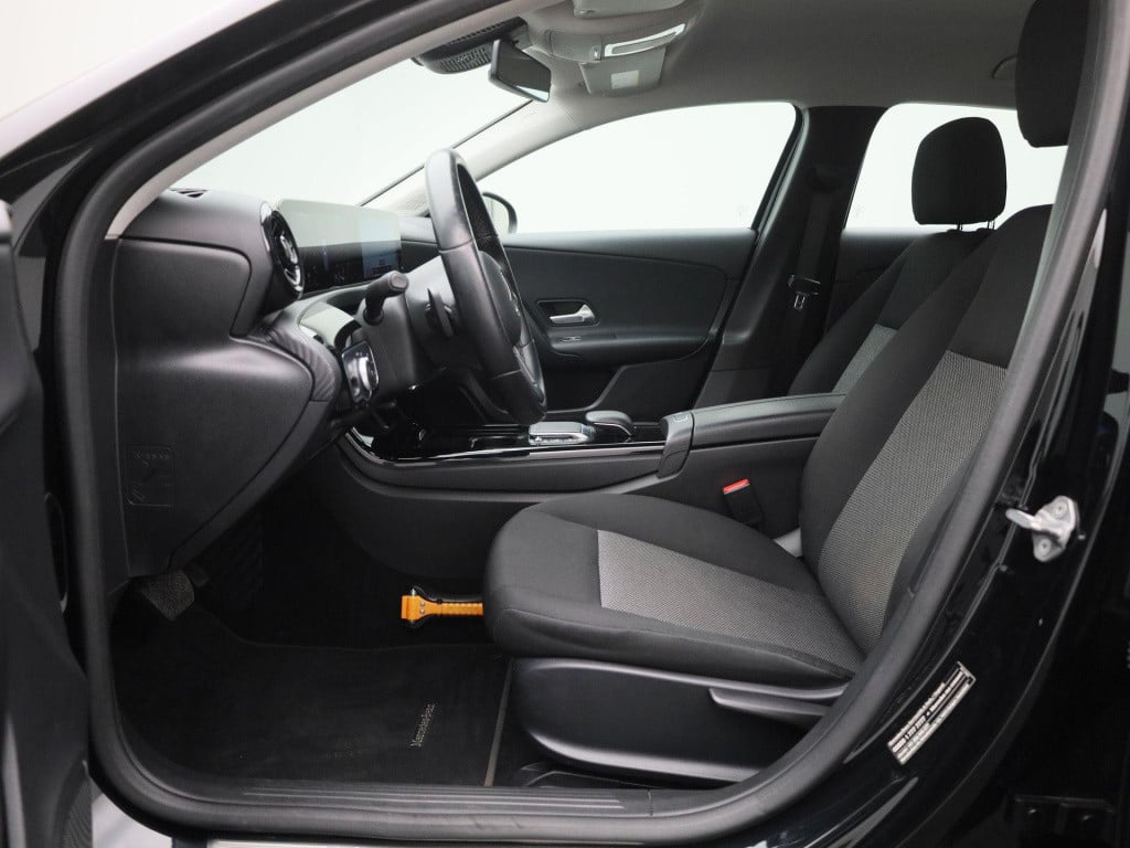 Mercedes-Benz A-Klasse 180 business solution | automaat | virtual cockpit |