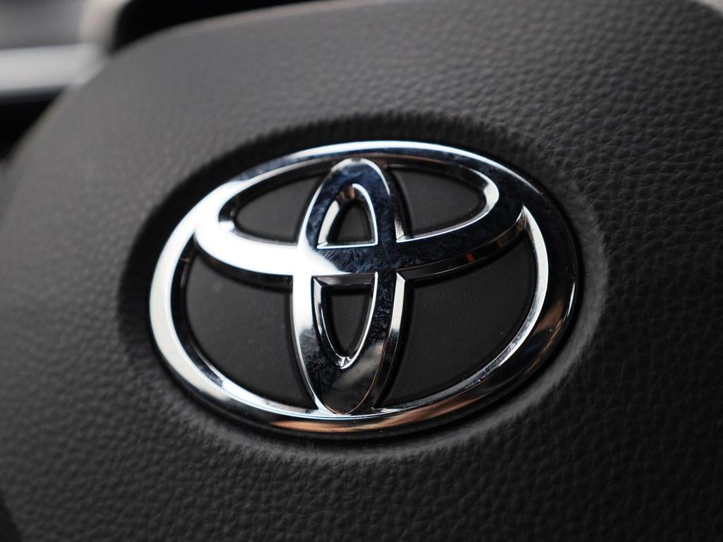Toyota Corolla 1.8 hybrid business plus | automaat | stoel verwarming | par