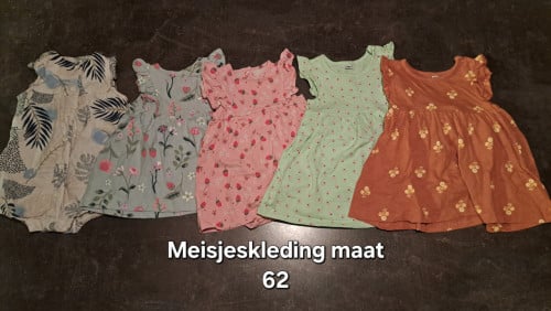 Meisjeskleding maat 62