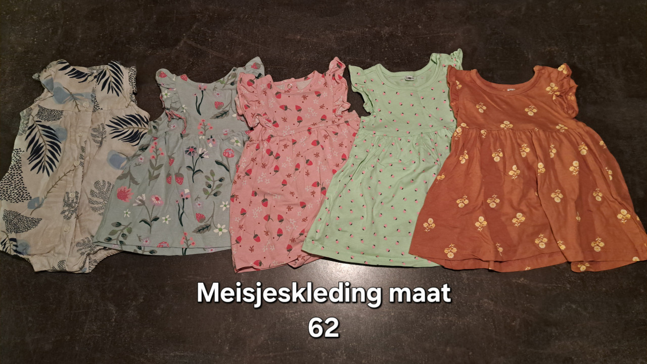 Meisjeskleding maat 62