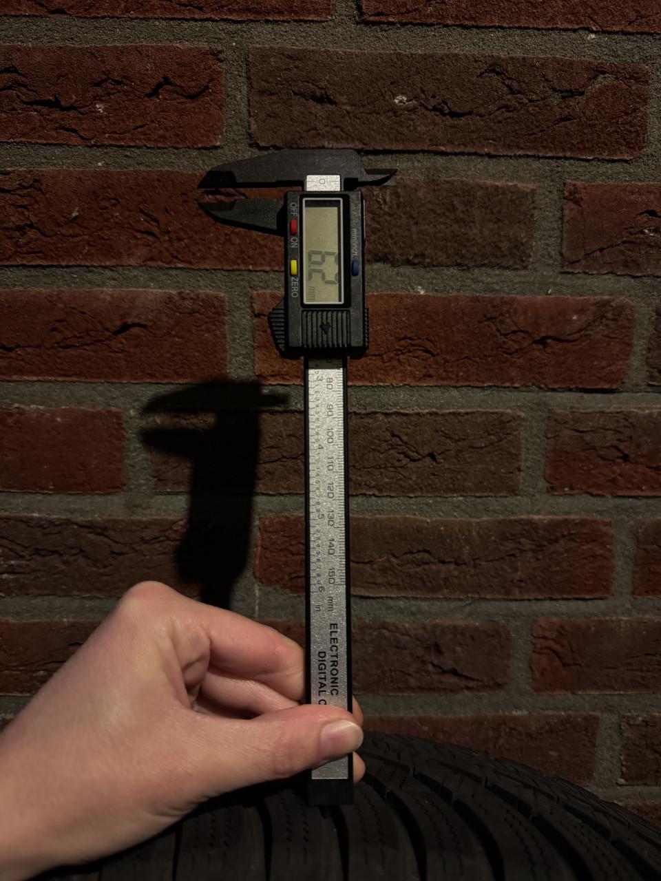 Originele 17” Audi velgen + winterbanden